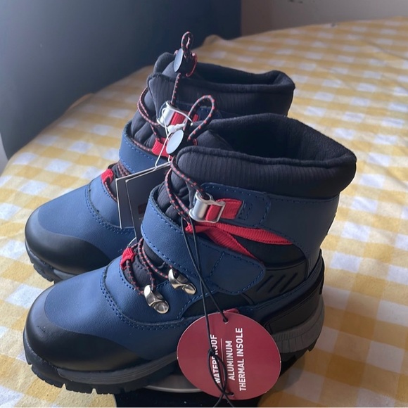 Toddler snow boots size 7 - Picture 5 of 5